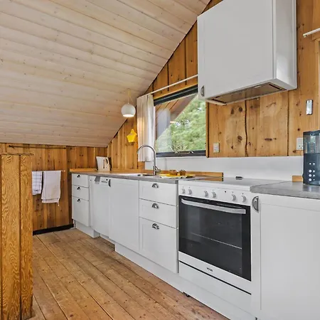 4 Bedroom Lovely In Feriehus